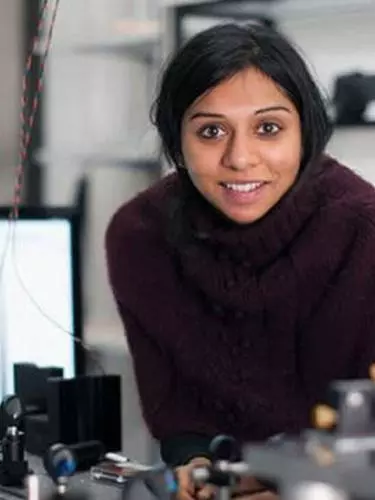 Profile Picture of Associate Professor Madhavi Krishnan