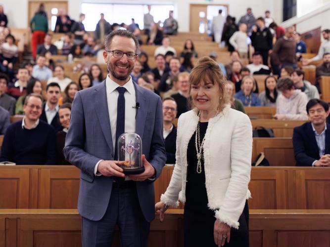 carol daniel and award