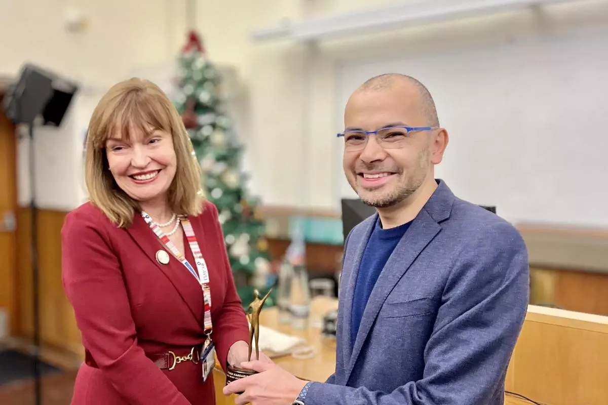 Professor Dame Carol Robinson presenting the Kavli Award Lecture to Demis Hassabis