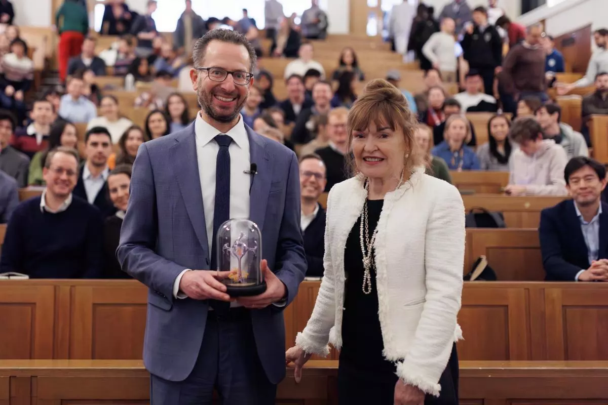 carol daniel and award